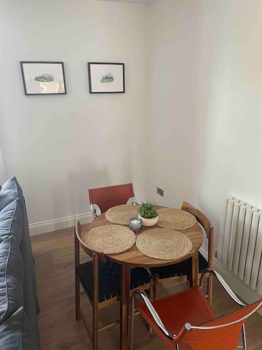 Apartamento Abergavenny Center 2-Bed Flat Exterior foto