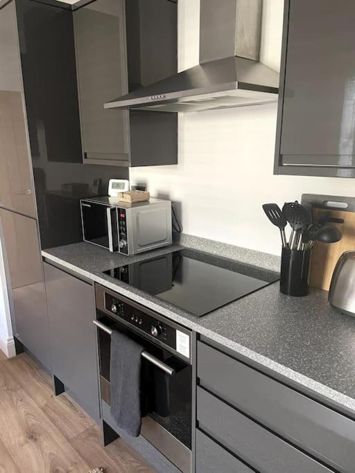 Apartamento Abergavenny Center 2-Bed Flat Exterior foto